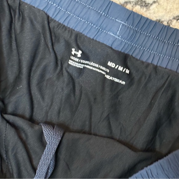 Under Armour Women's medium Blue and Black Shorts with liner - Picture 2 of 4